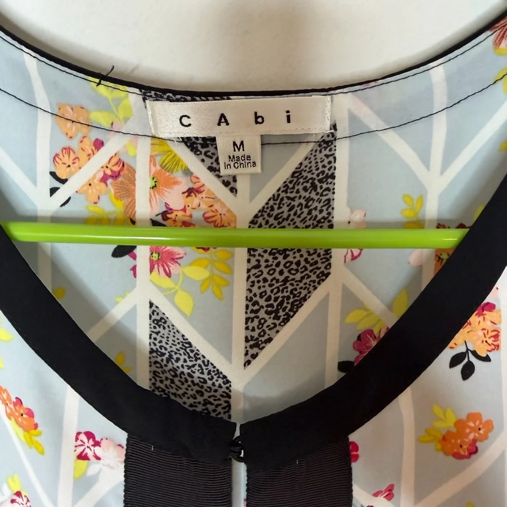 CAbi Multicolor Geometric Floral Sleeveless Lightweight Blouse Size Medium - Picture 3 of 14